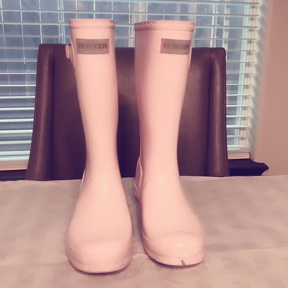 pale pink hunter boots